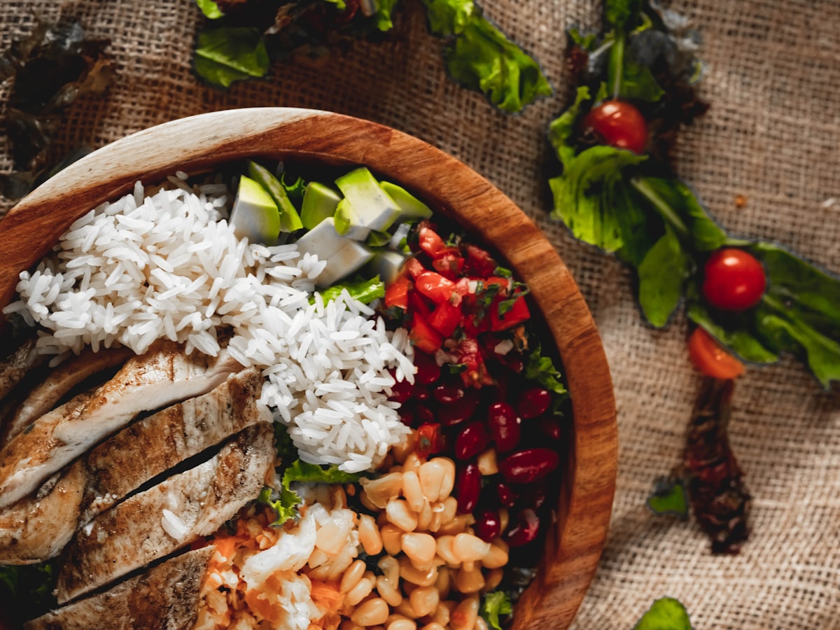 Healthy chicken rice bowl with vegetables